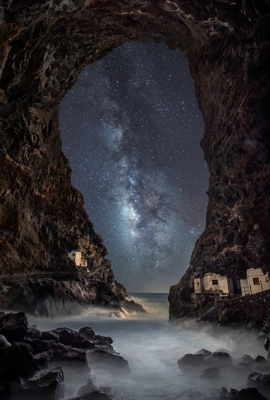 milky way, sea, stars-3802391.jpg